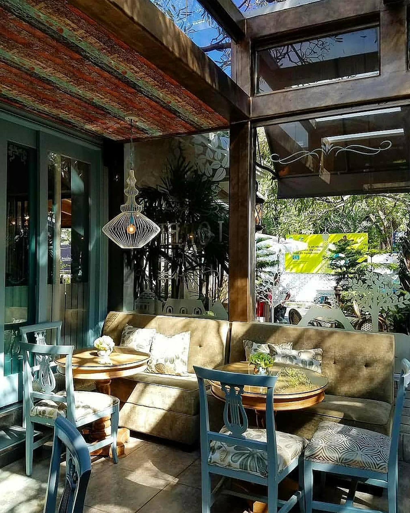 Loretta Café Bistro